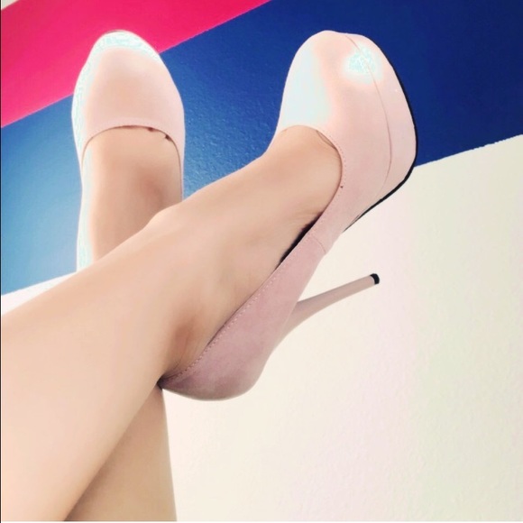 Super sexy nude heels - Picture 1 of 4