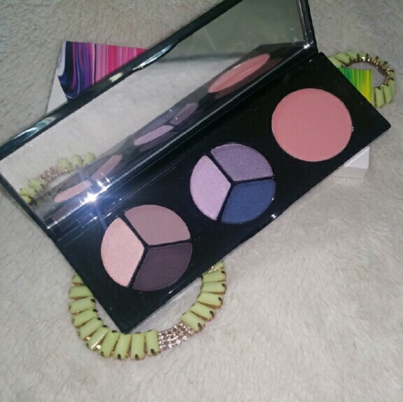 SOLD***Smashbox Eyeshadow Pallete - Picture 1 of 3