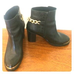 Topshop Bottie with gold detail