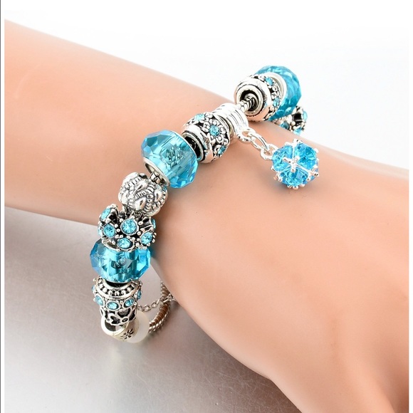 Long Way Jewelry - 🎉NEW LISTING 💋BLUE BEADS CARVED 💋BRACELET💋