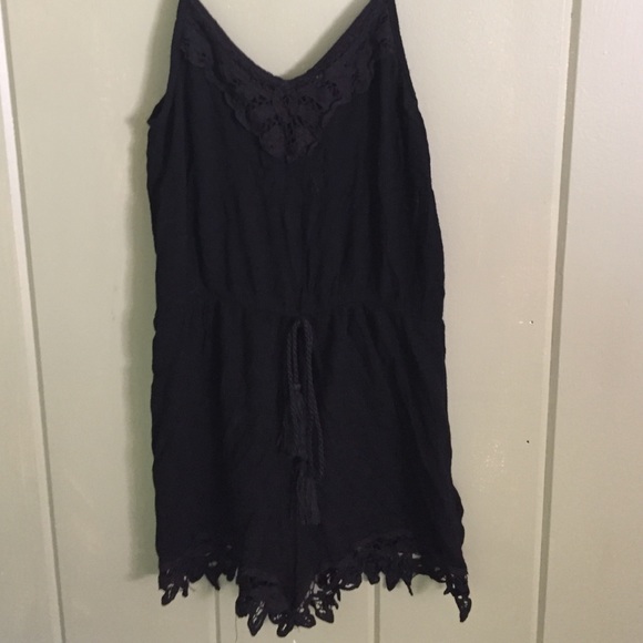 Black lightweight romper - Picture 2 of 2