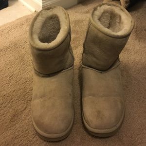 *Reduced* Uggs. Classic short (mid-calf) - Sand