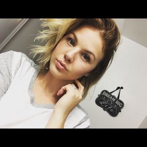 Meet your Posher, Allexa