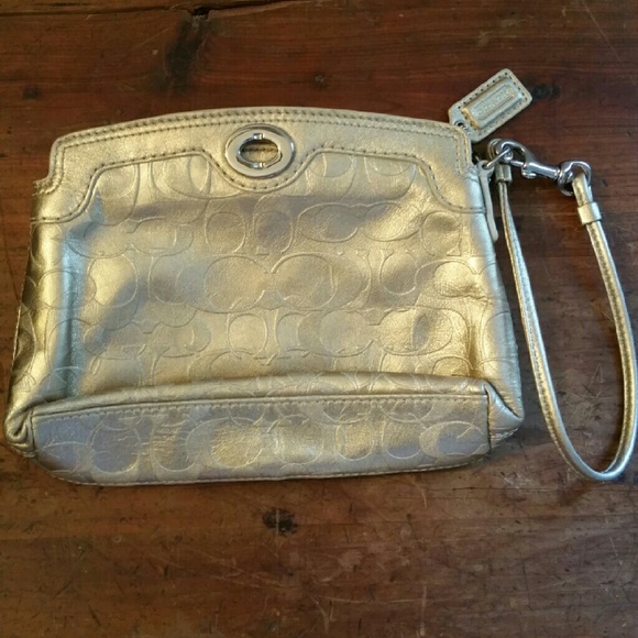 Coach Handbags - Coach clutch purse