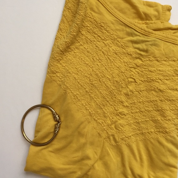 CLEARANCE 💥💥Flowy yellow high low top
