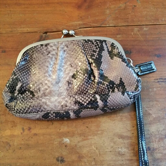 Coach Handbags - Clutch coach purse