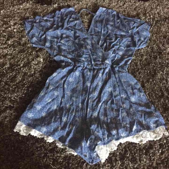 Junior's Light Blue  Romper - Picture 4 of 4