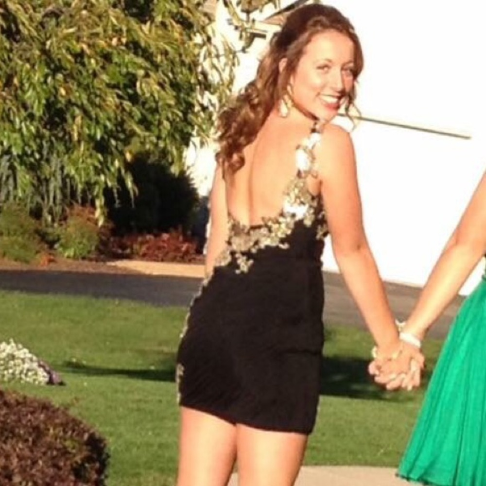 Homecoming dress - Picture 2 of 6