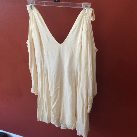 WHITE FLOWY LONG SLEEVE DRESS