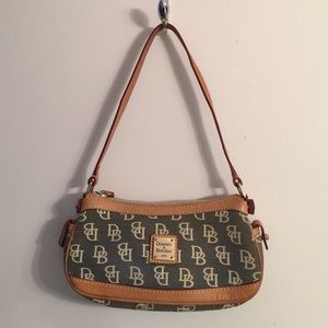 Dooney & Bourke small hand bag