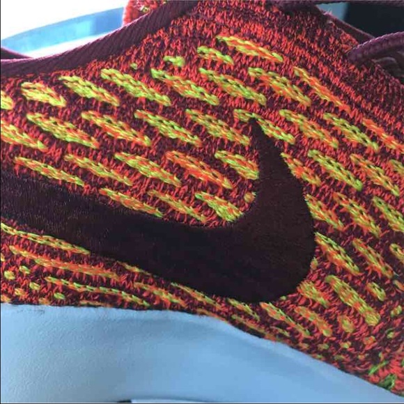 Sale! Roshe One Flyknit sneaker - Picture 3 of 4