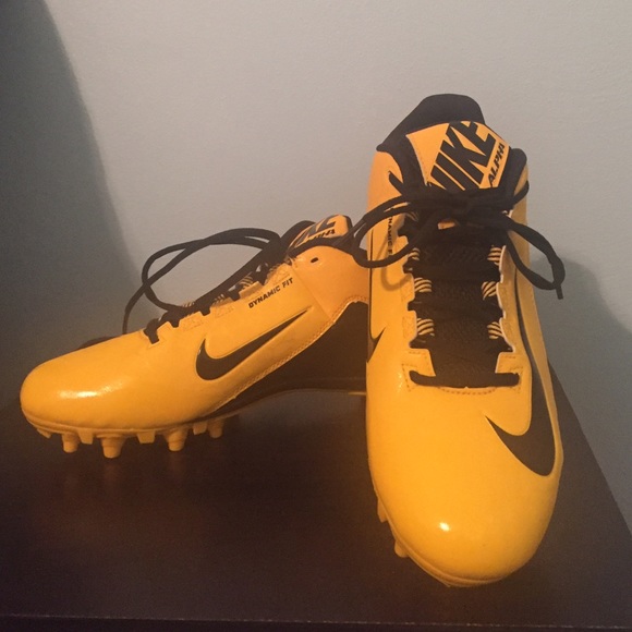 Nike Alpha Strike Football Cleats