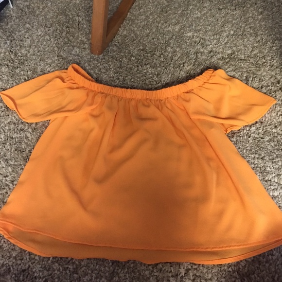 On or off the shoulder crop top