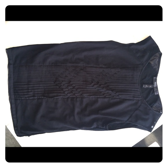 BCBG top, never worn, size XXS