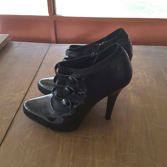 New pics for @carolemartin23 Jessica Simpson shoes