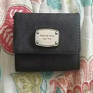 Small black michael kors wallet