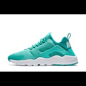 Nike ultra huaraches mint green