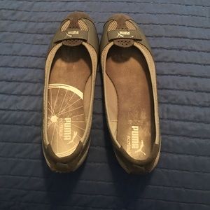Women's 8 1/2 puma gray flats