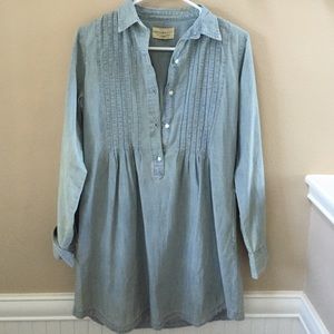 Chambray dress or tunic to wear with leggings.