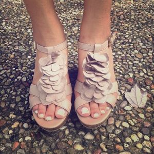 Casual wedges with "wooden" heels