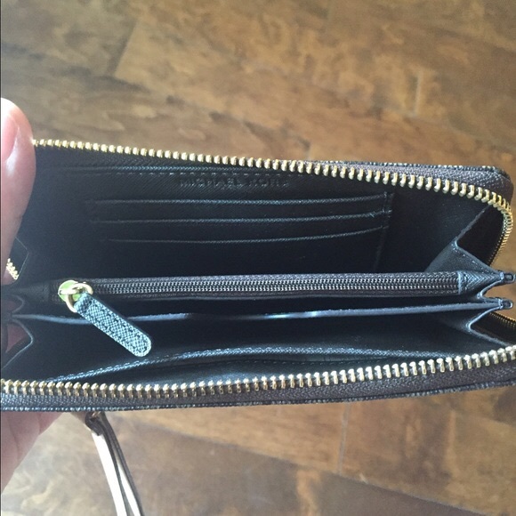 Brown MK wallet - Picture 1 of 2