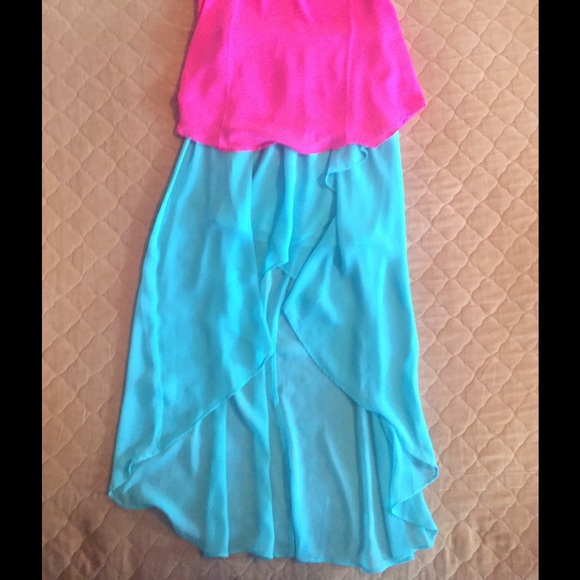 Beautiful blue skirt size medium.