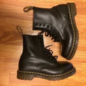 Dr. Marten Boots