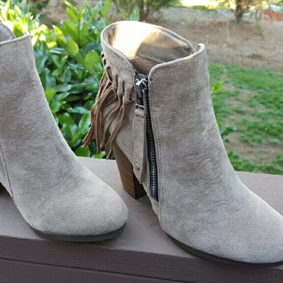 🚨CLEARANCE 🚨 Autumn Fringe bootie BEIGE - Picture 3 of 3