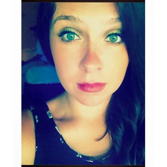 Meet your Posher, Amanda - Picture 1 of 1