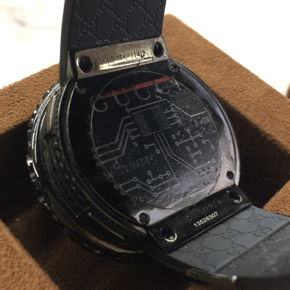 Gucci Black Diamond Watch 114-2