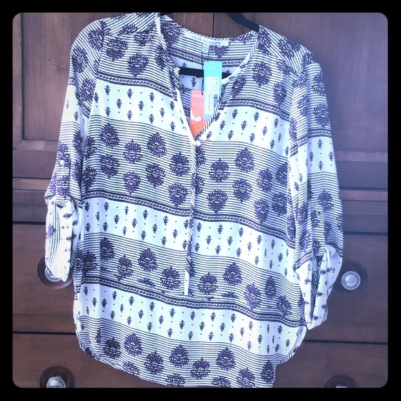 NWT Collective Concepts Blouse Size Small