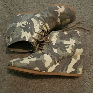 Route 66 camo wedges.