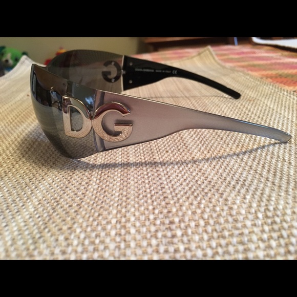 Authentic Dolce & Gabbana sunglasses - Picture 3 of 4