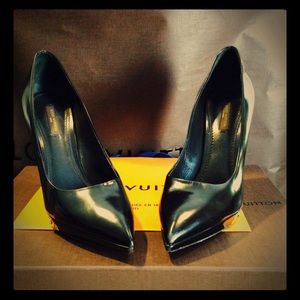 Louis Vuitton Eyeline Pumps