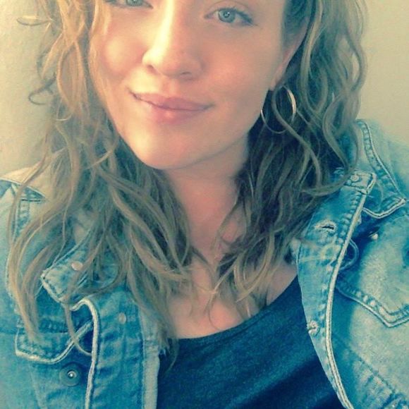 Meet your Posher, Alexandra - Picture 1 of 1