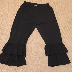 Black boutique ruffle capris