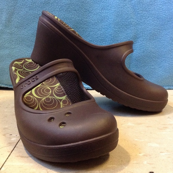 Women's size 7 croc wedge