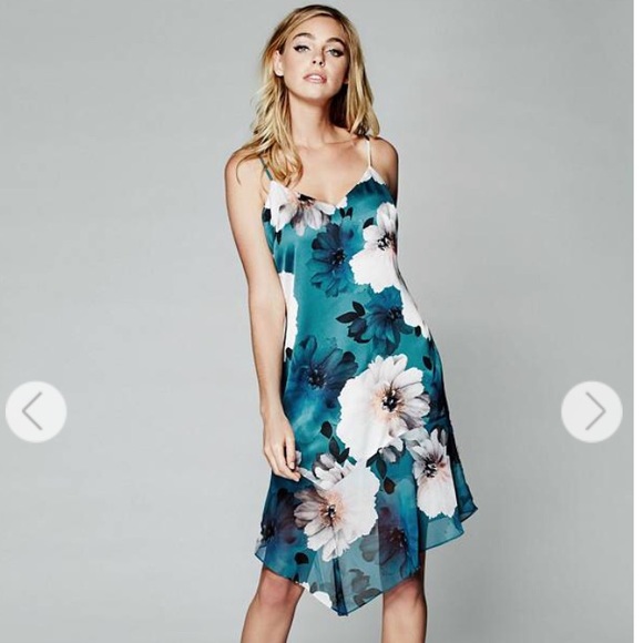 ✨NWT❗️✨ Beautiful silky dress!