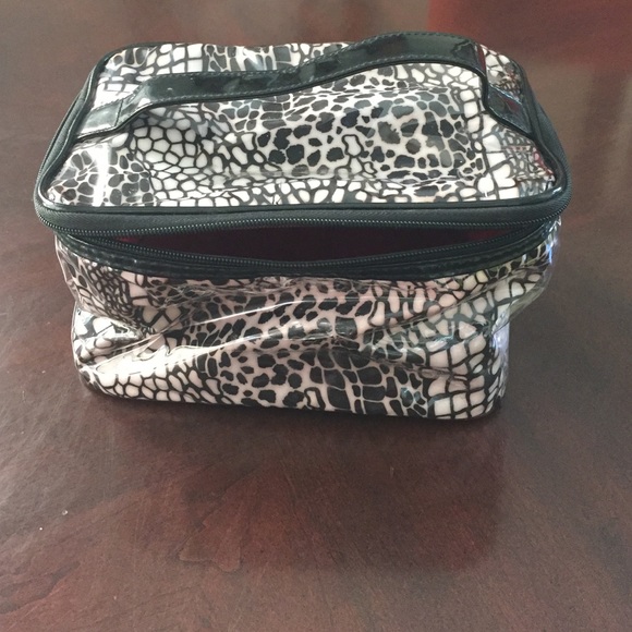 Makeup bag - Picture 1 of 2