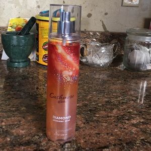 Shimmer body spray scent cashmere