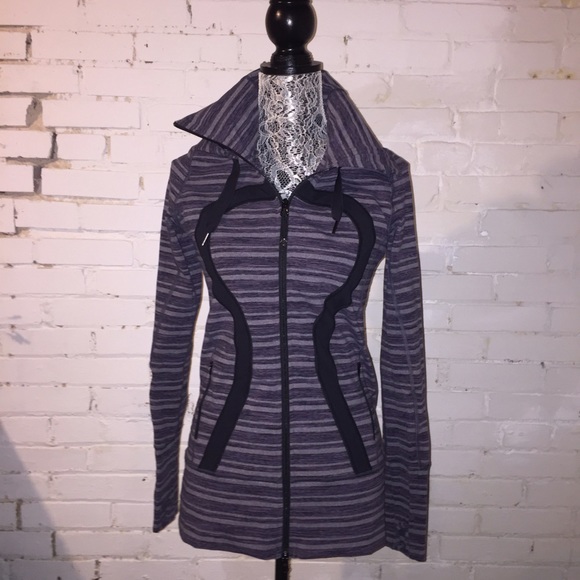 Lululemon Stride Jacket in Black Stripes Galore - Picture 3 of 4