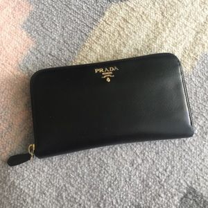 Prada Black Saffiano leather Wallet