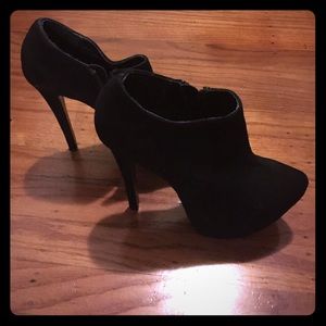 Steve Madden Vippper Booties