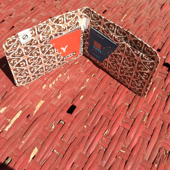 NEW 💩 Emoji slim Tyvek wallet. Unique LOL fun - Picture 3 of 4