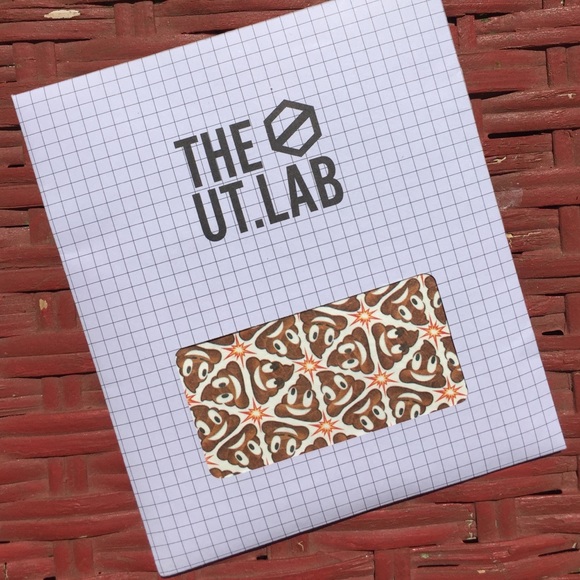 NEW 💩 Emoji slim Tyvek wallet. Unique LOL fun - Picture 4 of 4