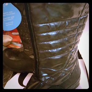 Brand New waterproof Easyspirit boots