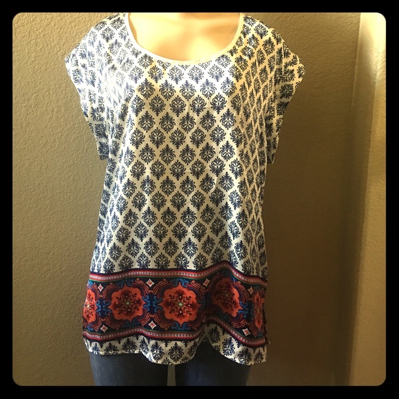 NWOT - Multicolored Top (Large)