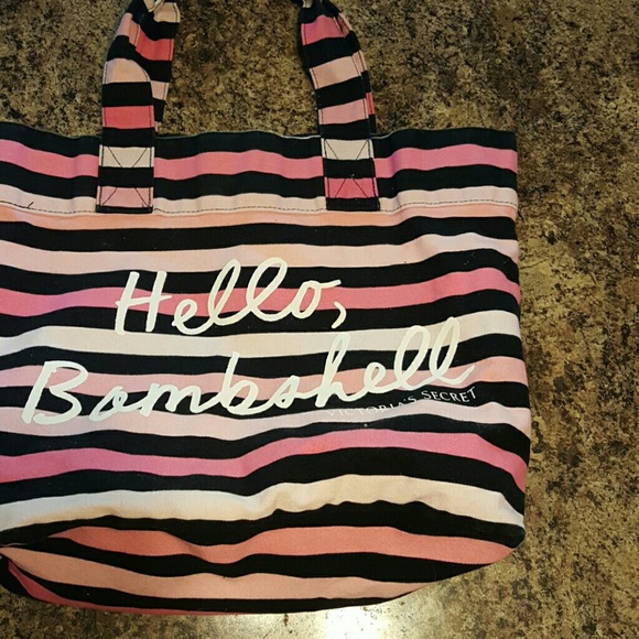Victoria's Secret overnight bag. - Picture 1 of 2