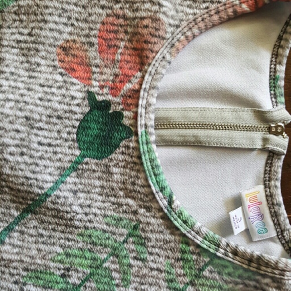 SOLD-EUC Lularoe Amelia S - Picture 2 of 2