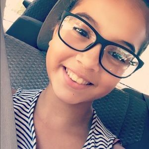 Meet your Posher, Abigail